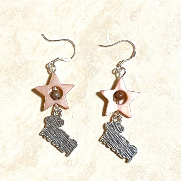 2/$20, Pink Mother of Pearl Star + Cat Person Paw Print Dangle Earrings - Picture 3 of 10